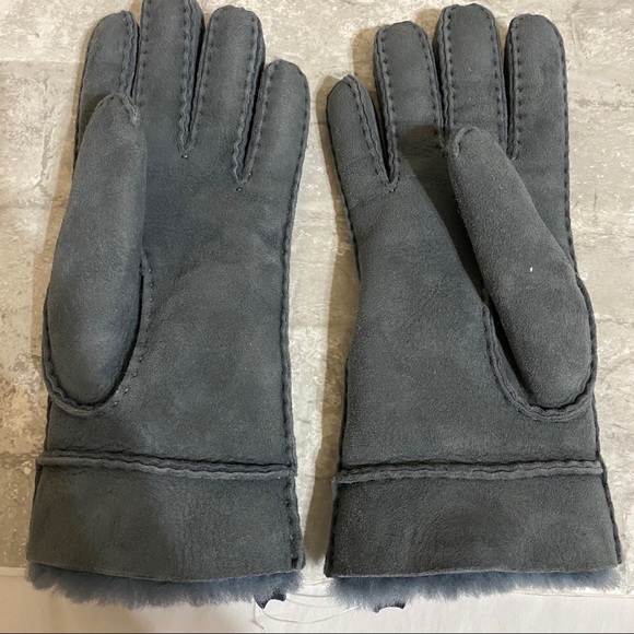 Ugg Shearling & Suede Gloves - Picture 2 of 9